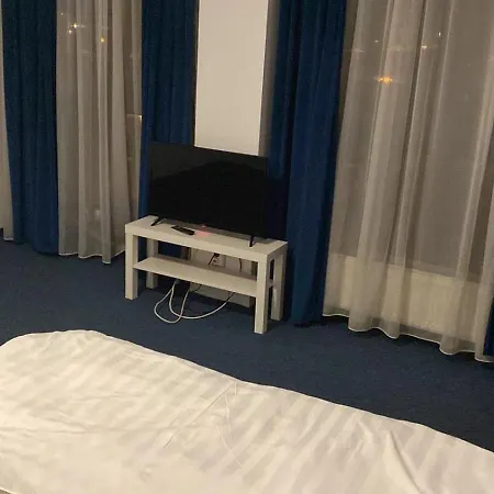 Ali
